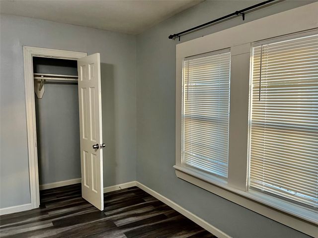 106 N Eastwood Street, Houston, TX 77011