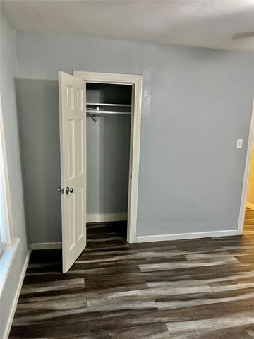 106 N Eastwood Street, Houston, TX 77011