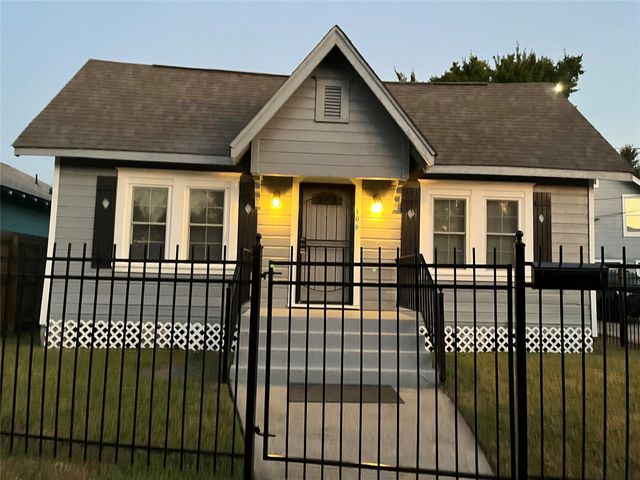 106 N Eastwood Street, Houston, TX 77011