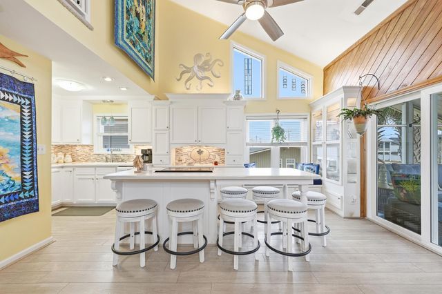 404 29th Ave. N, North Myrtle Beach, SC 29582