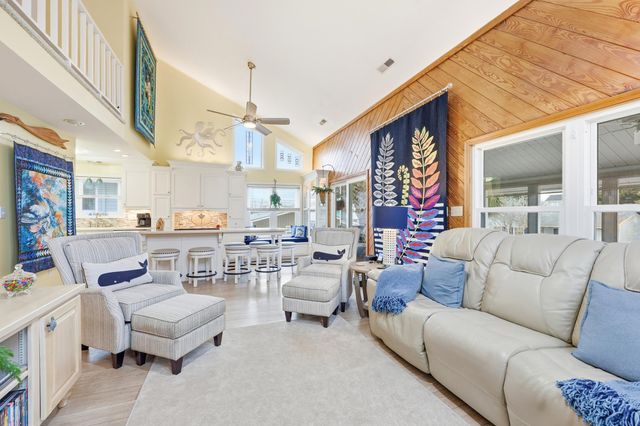 404 29th Ave. N, North Myrtle Beach, SC 29582