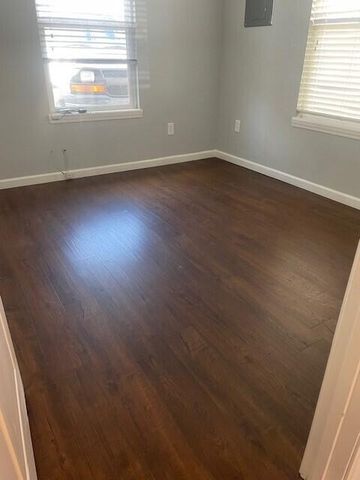 505A AND B W WALNUT ST, Fayette, MO 65248