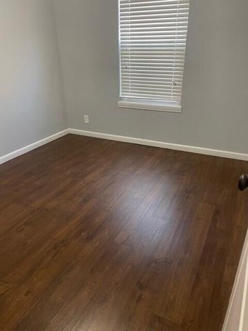 505A AND B W WALNUT ST, Fayette, MO 65248