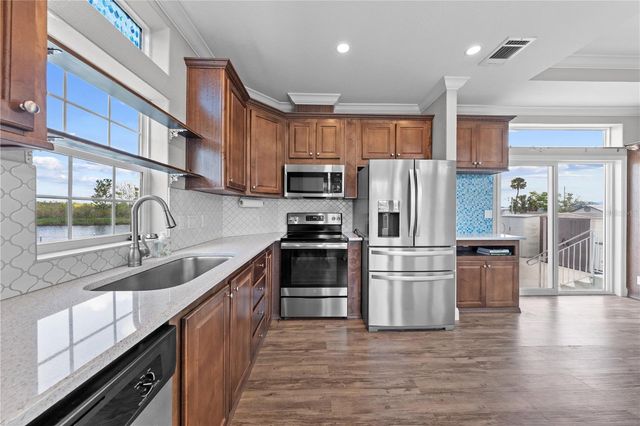 1315 PINE ISLAND DR N, St Cloud, FL 34771