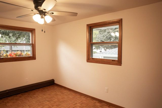 1255 APRIL LANE, Green Bay, WI 54304