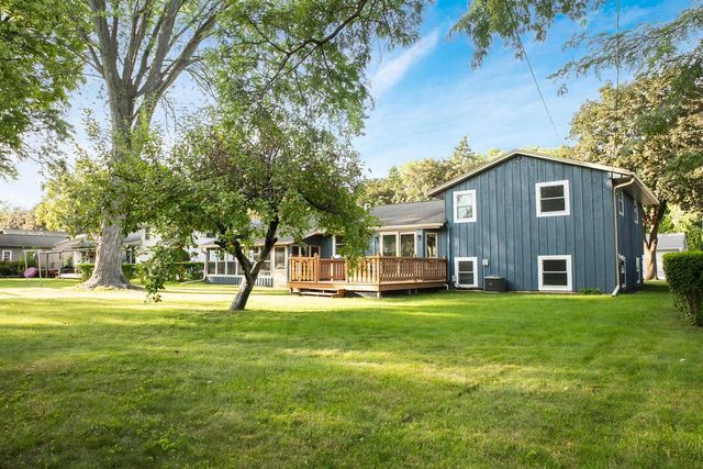 1255 APRIL LANE, Green Bay, WI 54304