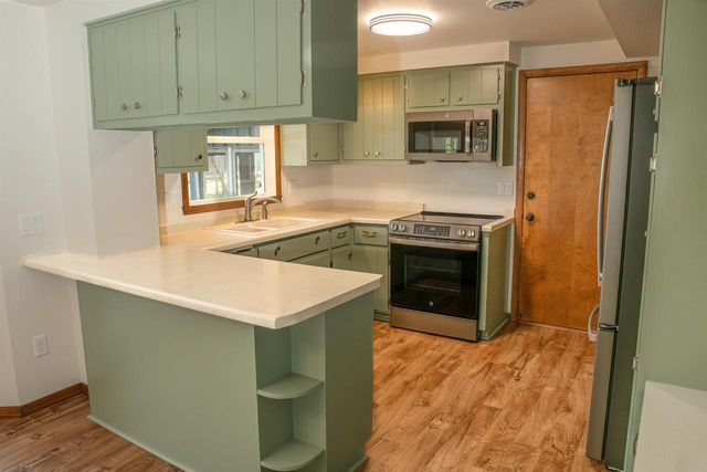 1255 APRIL LANE, Green Bay, WI 54304