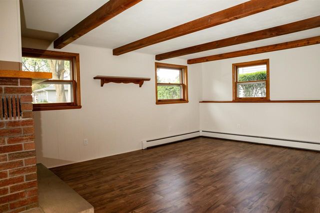 1255 APRIL LANE, Green Bay, WI 54304