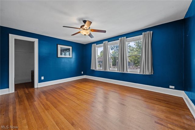 3363 E Scarborough Road, Cleveland Heights, OH 44118