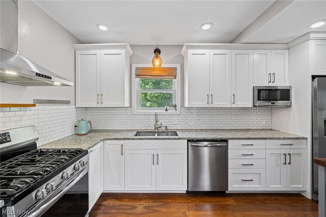 3363 E Scarborough Road, Cleveland Heights, OH 44118
