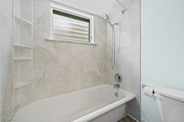3363 E Scarborough Road, Cleveland Heights, OH 44118