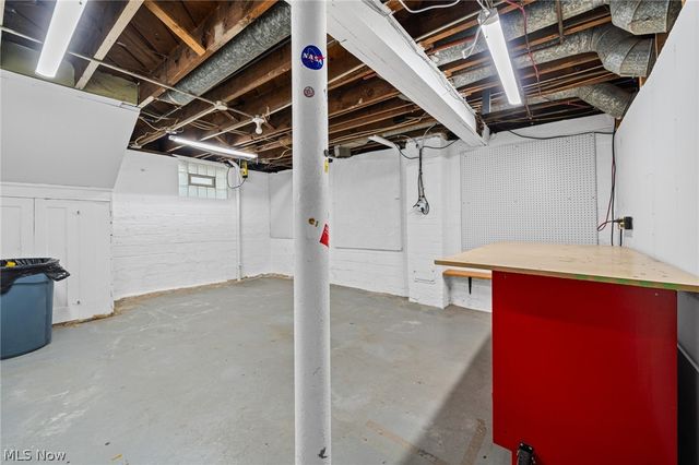 3363 E Scarborough Road, Cleveland Heights, OH 44118