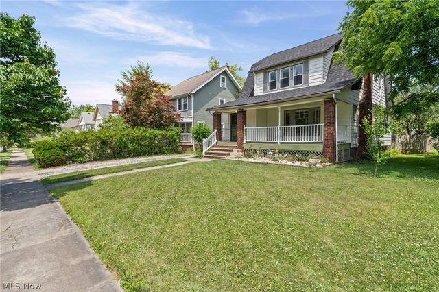 3363 E Scarborough Road, Cleveland Heights, OH 44118