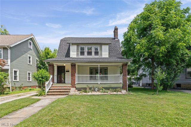 3363 E Scarborough Road, Cleveland Heights, OH 44118