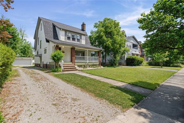 3363 E Scarborough Road, Cleveland Heights, OH 44118
