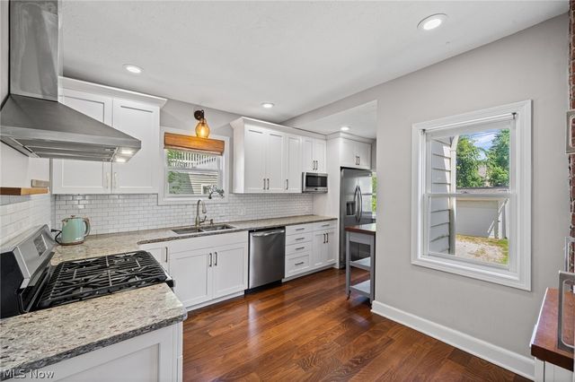 3363 E Scarborough Road, Cleveland Heights, OH 44118