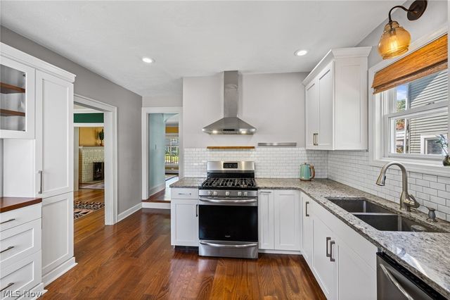 3363 E Scarborough Road, Cleveland Heights, OH 44118