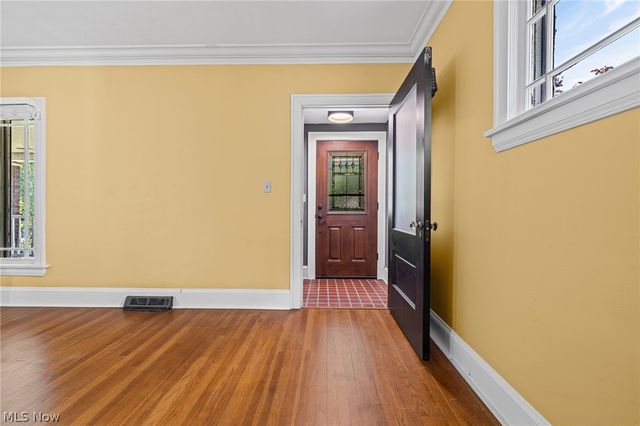 3363 E Scarborough Road, Cleveland Heights, OH 44118