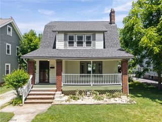 3363 E Scarborough Road, Cleveland Heights, OH 44118