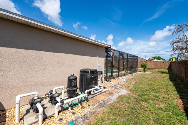 2350 SE Calcutta Circle, Port St. Lucie, Port St Lucie, FL 34952