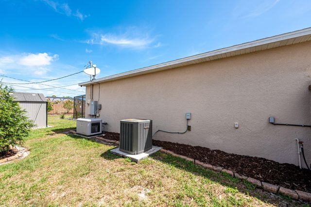 2350 SE Calcutta Circle, Port St. Lucie, Port St Lucie, FL 34952