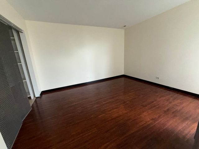 6010 Oakwood Drive 5E, Lisle, IL 60532