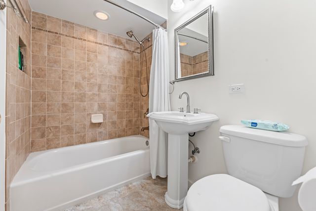6940 Olympic Drive, Bridgeview, IL 60455