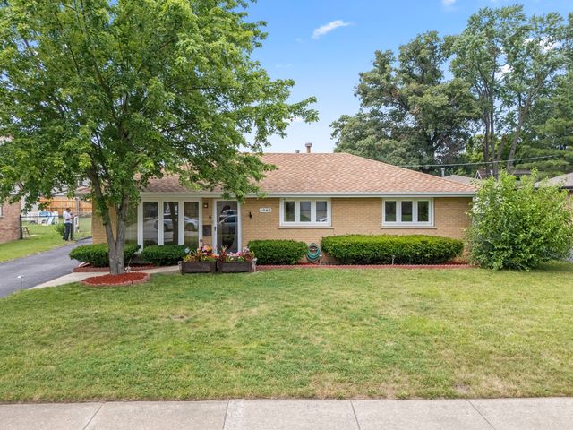 6940 Olympic Drive, Bridgeview, IL 60455