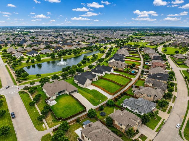 1102 Devonshire Drive N, Forney, TX 75126