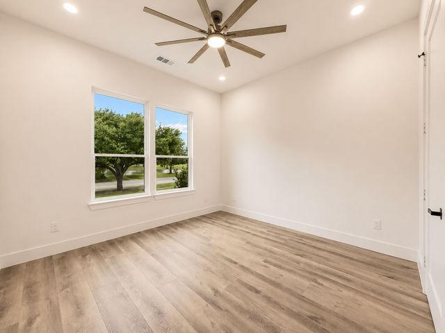 1102 Devonshire Drive N, Forney, TX 75126