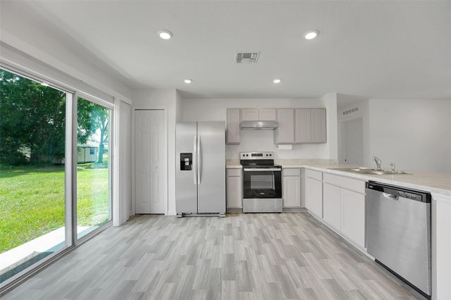 2457 SE Tracy Ave, Port St Lucie, FL 34952