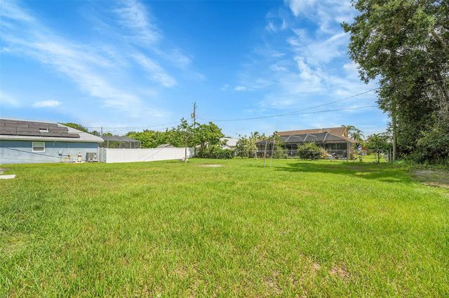 2457 SE Tracy Ave, Port St Lucie, FL 34952