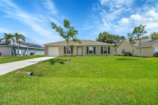 2457 SE Tracy Ave, Port St Lucie, FL 34952