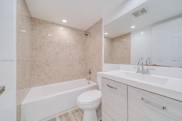 7101 SW 89th Ct 110, Miami, FL 33173