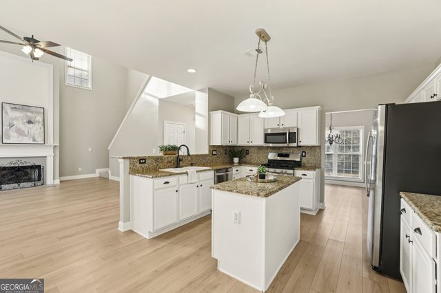 1090 Great Oaks Drive, Lawrenceville, GA 30045