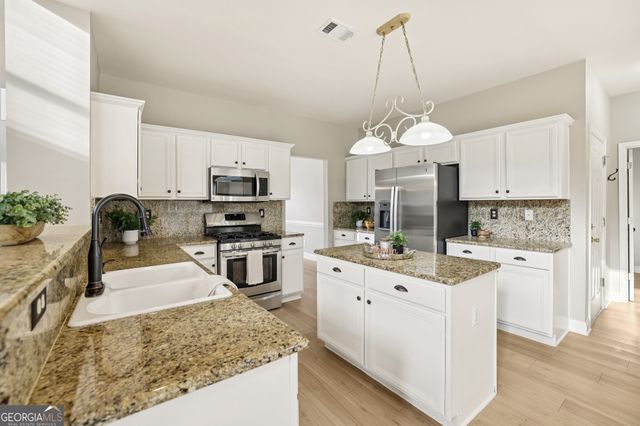 1090 Great Oaks Drive, Lawrenceville, GA 30045