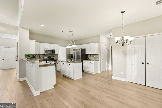 1090 Great Oaks Drive, Lawrenceville, GA 30045