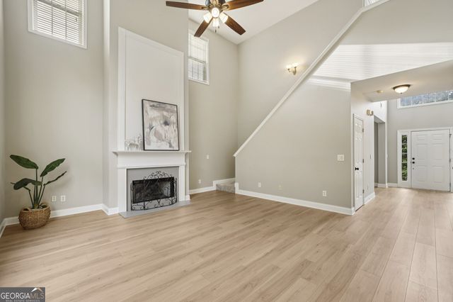 1090 Great Oaks Drive, Lawrenceville, GA 30045