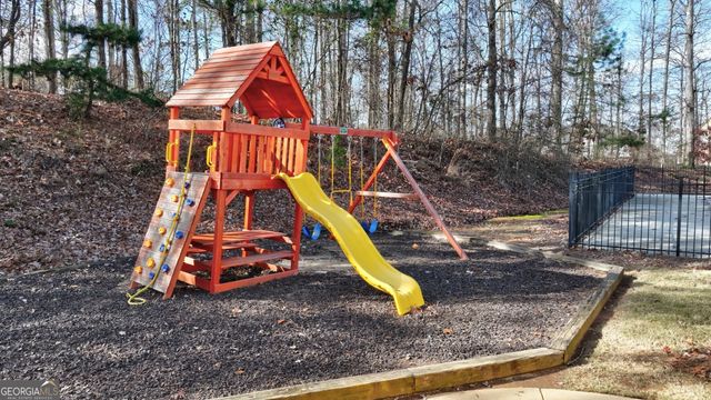 1090 Great Oaks Drive, Lawrenceville, GA 30045