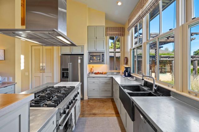 3 Refugio Trace, Carmel, CA 93923