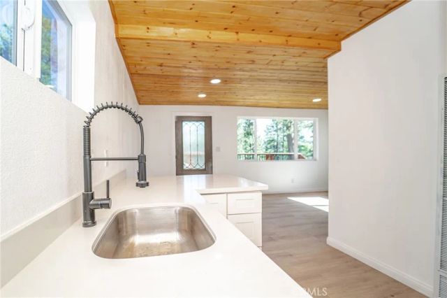 872 Hill, Big Bear Lake, CA 92315