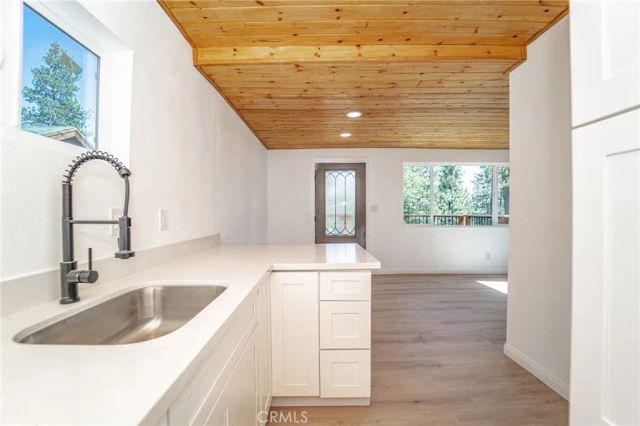 872 Hill, Big Bear Lake, CA 92315