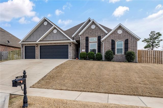 1404 W Gum Street, Rogers, AR 72758