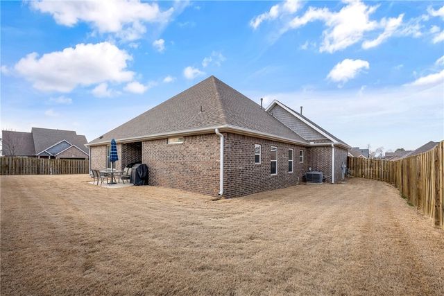 1404 W Gum Street, Rogers, AR 72758