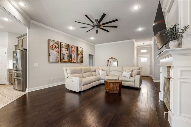 1404 W Gum Street, Rogers, AR 72758