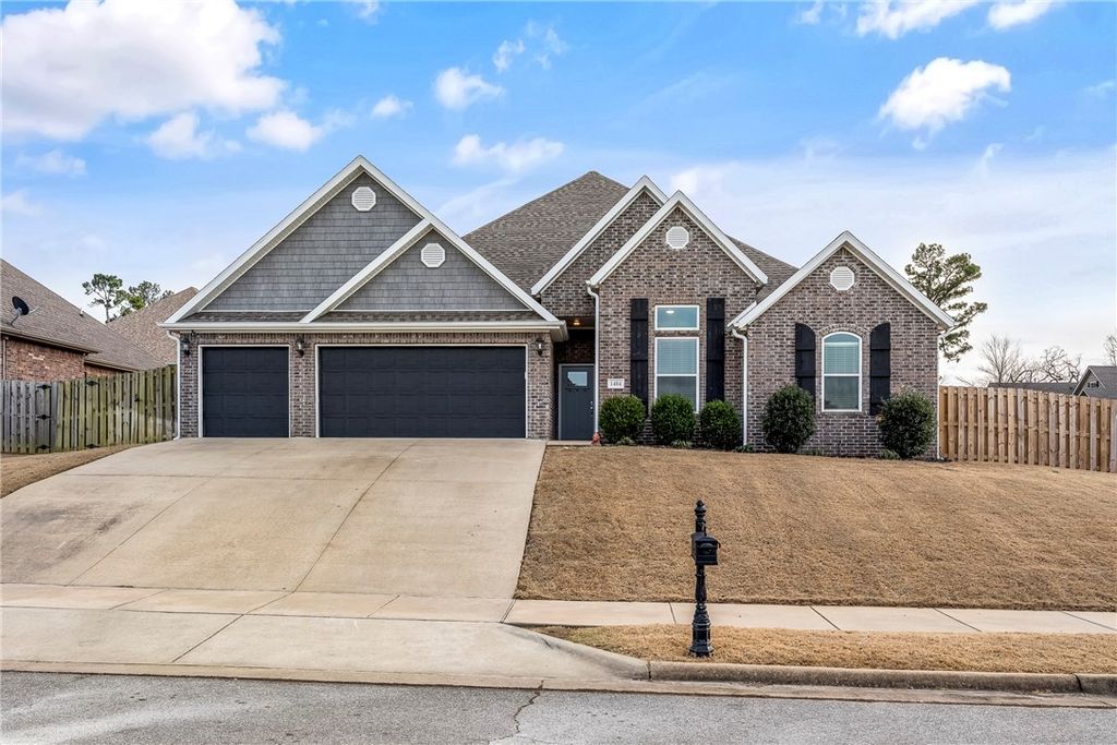 1404 W Gum Street, Rogers, AR 72758