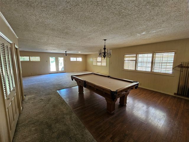 726 S Lindsay Street, Gainesville, TX 76240