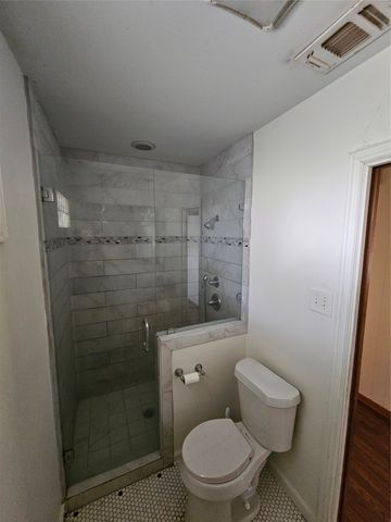 726 S Lindsay Street, Gainesville, TX 76240