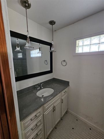 726 S Lindsay Street, Gainesville, TX 76240