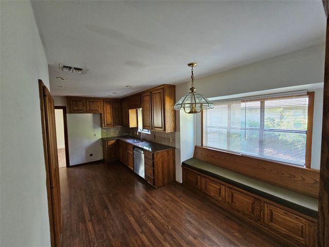 726 S Lindsay Street, Gainesville, TX 76240